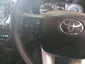 Toyota Hilux 2.8 GD-6 Raider 4X4 automaticD/C - Image 9