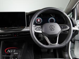 Volkswagen Golf 1.4 TSI Life + Tiptronic - Image 19
