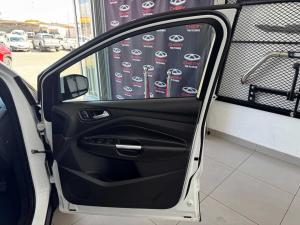 Ford Kuga 1.5 Ecoboost Ambiente - Image 15