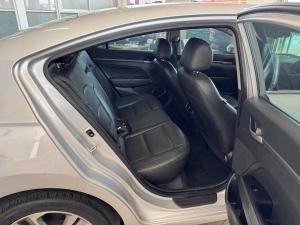 Hyundai Elantra 2.0 Elite automatic - Image 12