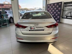 Hyundai Elantra 2.0 Elite automatic - Image 4
