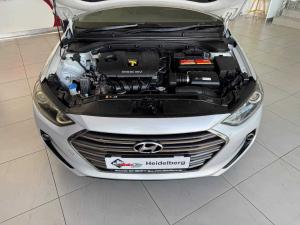 Hyundai Elantra 2.0 Elite automatic - Image 9