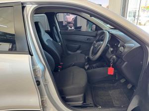 Renault Kwid 1.0 Expression / Life 5-Door - Image 11