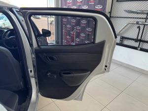 Renault Kwid 1.0 Expression / Life 5-Door - Image 18