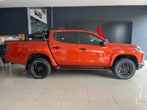 Mitsubishi Triton 2.4DI-D double cab 4x4 auto - Image 2