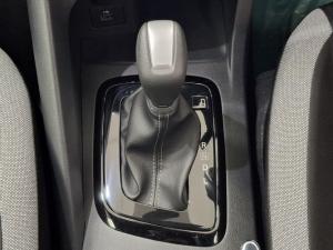Nissan Magnite 1.0 Turbo Acenta Kuro auto - Image 12