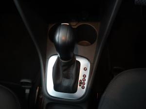 Volkswagen Polo Vivo hatch 1.6 Life - Image 16
