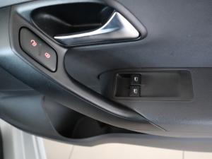 Volkswagen Polo Vivo hatch 1.6 Life - Image 21