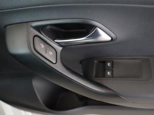 Volkswagen Polo Vivo hatch 1.6 Style - Image 17