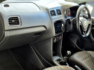 Volkswagen Polo Vivo hatch 1.6 Style - Image 10