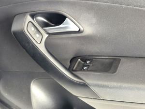 Volkswagen Polo Vivo hatch 1.6 Style - Image 13