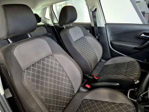 Volkswagen Polo Vivo hatch 1.6 Style - Image 16