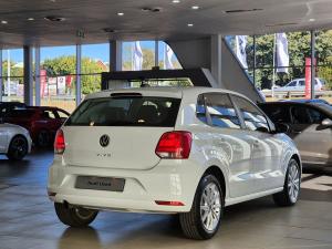 Volkswagen Polo Vivo hatch 1.6 Style - Image 5