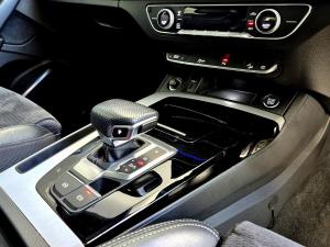 Audi Q5 40TDI quattro S line - Image 12