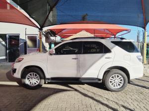 Toyota Fortuner 3.0D-4D Ltd edition auto - Image 3