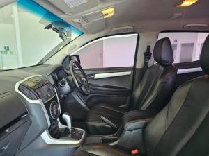Isuzu D-Max 300 3.0TD double cab LX auto - Image 12