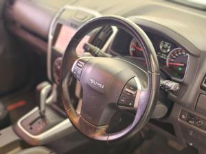 Isuzu D-Max 300 3.0TD double cab LX auto - Image 14