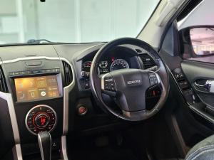 Isuzu D-Max 300 3.0TD double cab LX auto - Image 6