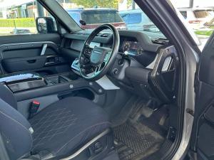 Land Rover Defender 90 D300 X-Dynamic SE - Image 10