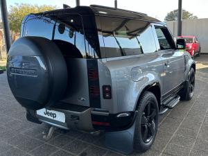Land Rover Defender 90 D300 X-Dynamic SE - Image 14
