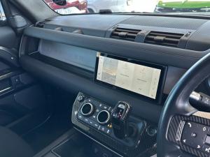 Land Rover Defender 90 D300 X-Dynamic SE - Image 16