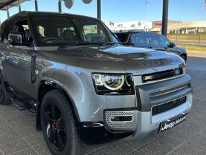 Land Rover Defender 90 D300 X-Dynamic SE - Image 1