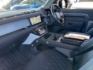 Land Rover Defender 90 D300 X-Dynamic SE - Image 7