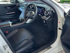 Mercedes-Benz C-Class C200 Avantgarde - Image 13