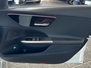 Mercedes-Benz C-Class C200 Avantgarde - Image 14