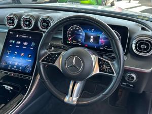Mercedes-Benz C-Class C200 Avantgarde - Image 17