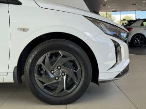 Hyundai i20 1.4 Premium - Image 4