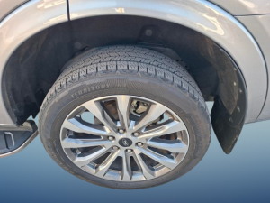 Ford Everest 3.0TD V6 4WD Platinum - Image 11