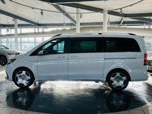 Mercedes-Benz V-Class V300d Exclusive - Image 13
