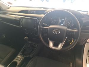 Toyota Hilux 2.4GD-6 double cab 4x4 Raider X manual - Image 6