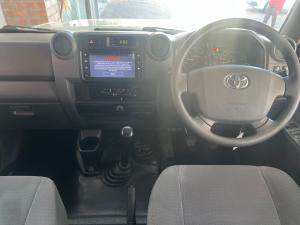 Toyota Land Cruiser 79 4.2D double cab - Image 6
