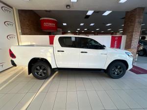 Toyota Hilux 2.8GD-6 double cab Raider auto - Image 3