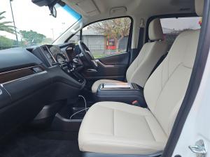 Toyota Quantum 2.8 LWB bus 6-seater VX Premium - Image 7