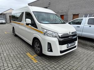 Toyota Quantum 2.8 SLWB bus 14-seater GL manual - Image 1
