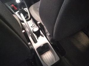Renault Captur 66kW turbo Blaze - Image 11