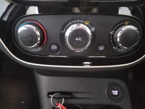 Renault Captur 66kW turbo Blaze - Image 14