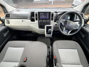 Toyota Quantum 2.8 SLWB panel van - Image 6