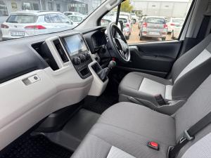 Toyota Quantum 2.8 SLWB panel van - Image 7