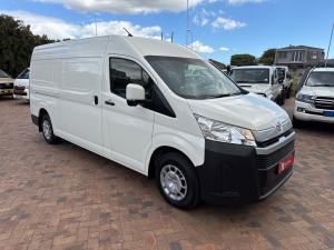 Toyota Quantum 2.8 SLWB panel van - Image 1