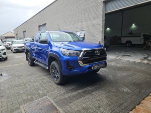 Toyota Hilux 2.4GD-6 Xtra cab Raider manual - Image 1