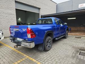 Toyota Hilux 2.4GD-6 Xtra cab Raider manual - Image 2