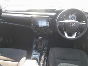 Toyota Hilux 2.4GD-6 double cab Raider manual - Image 9
