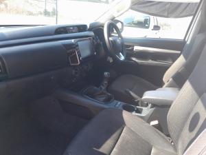 Toyota Hilux 2.4GD-6 double cab Raider manual - Image 11