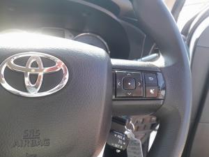 Toyota Hilux 2.4GD-6 double cab Raider manual - Image 14