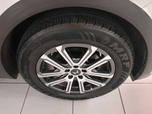 Mahindra XUV 700 2.0 AX7L automatic - Image 5