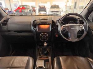 Isuzu D-MAX 300 LX D/C - Image 6